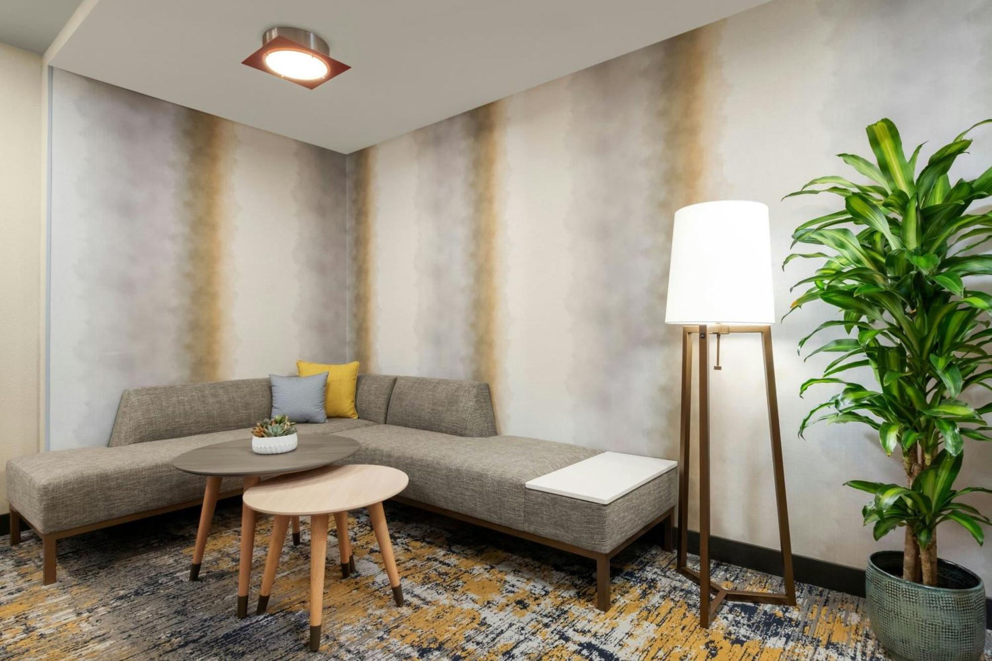 Towneplace Suites By Marriott San Diego Carlsbad / Виста Экстерьер фото