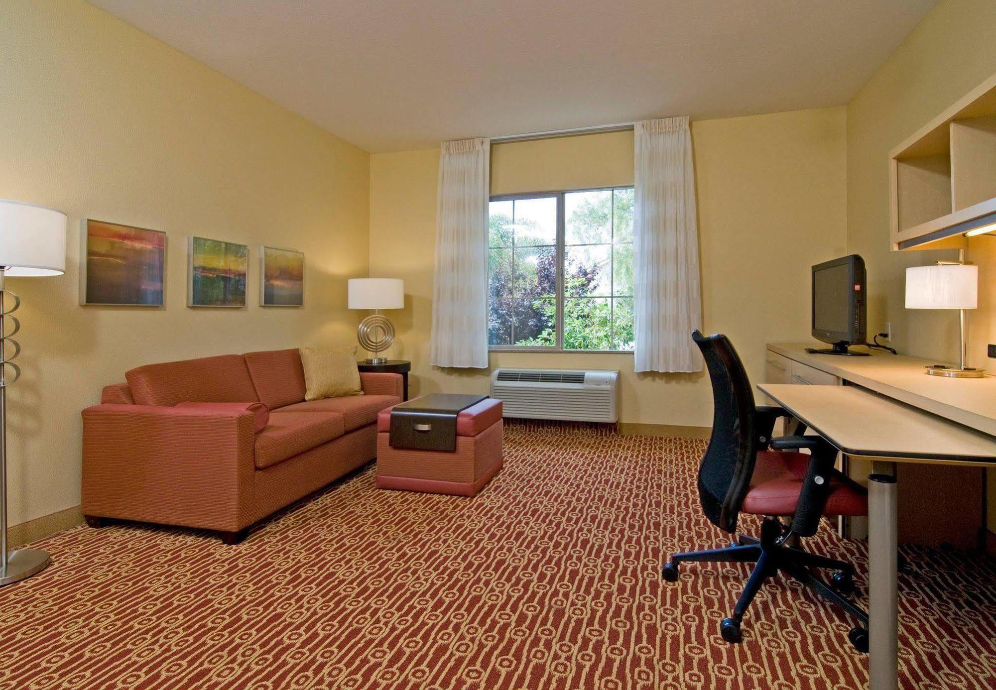 Towneplace Suites By Marriott San Diego Carlsbad / Виста Экстерьер фото