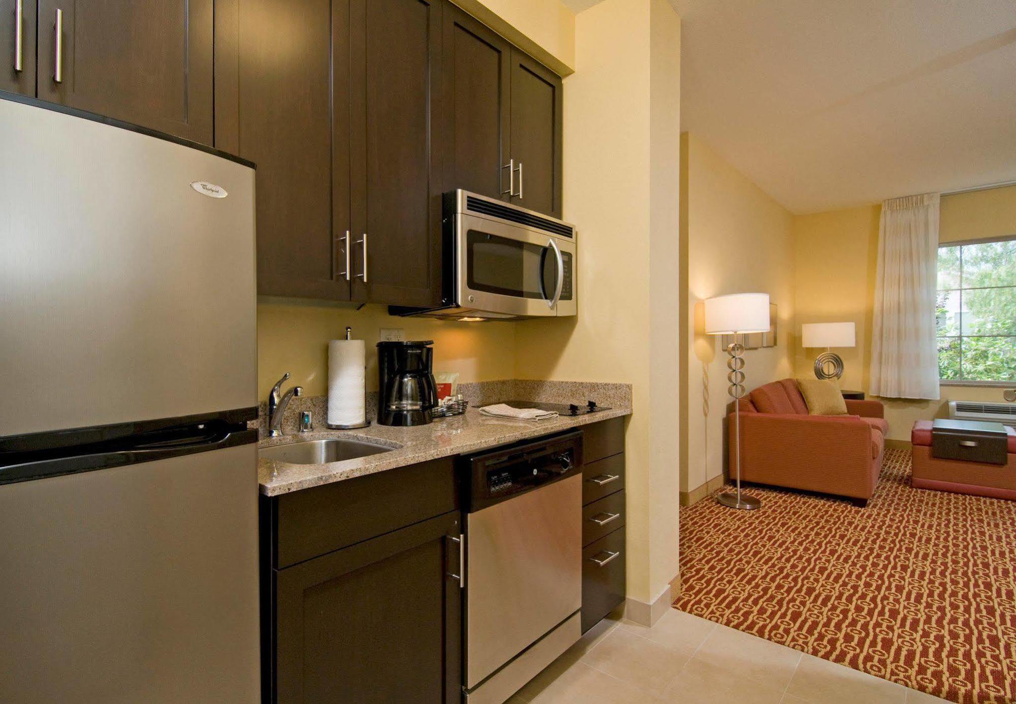 Towneplace Suites By Marriott San Diego Carlsbad / Виста Экстерьер фото