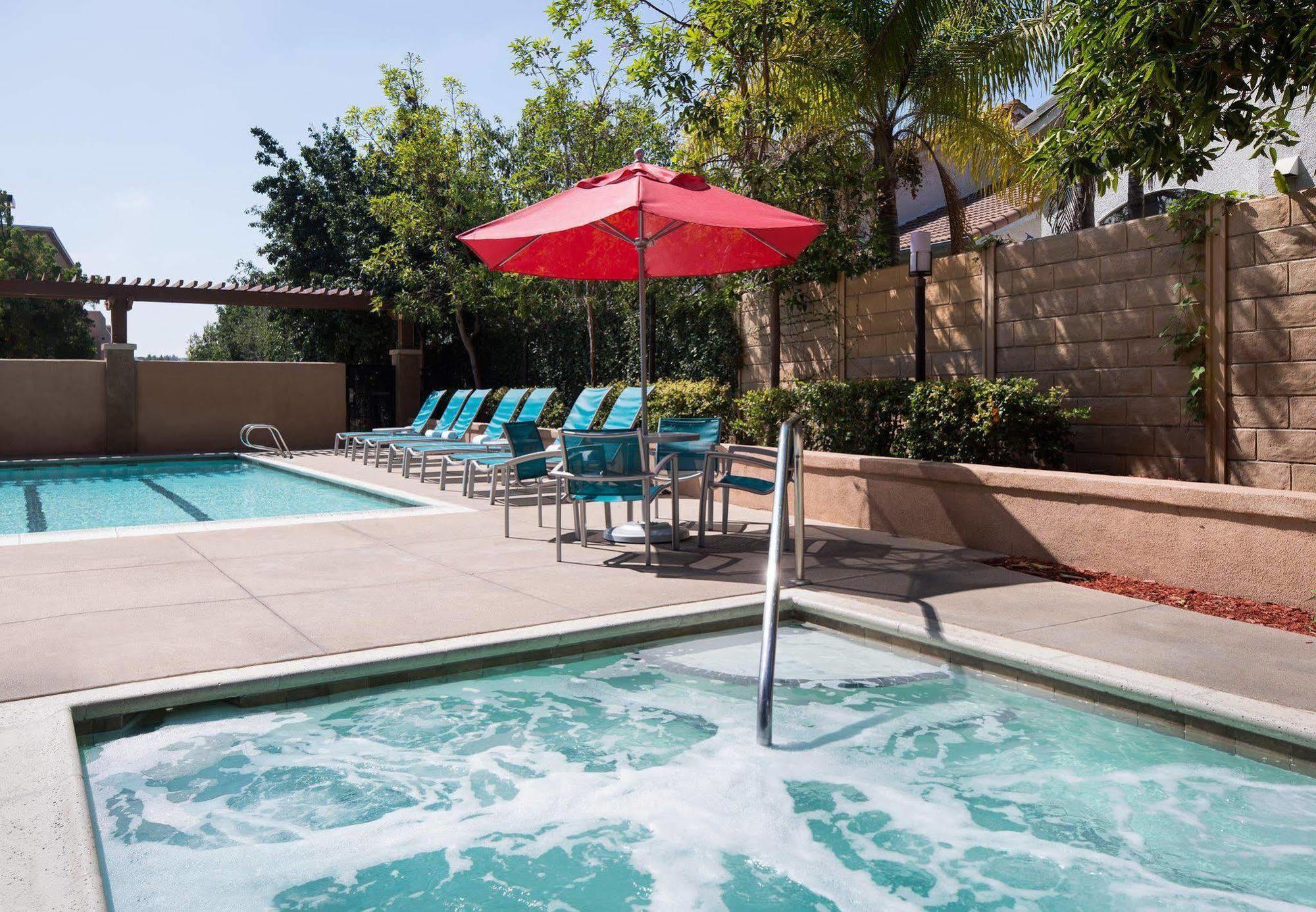 Towneplace Suites By Marriott San Diego Carlsbad / Виста Экстерьер фото